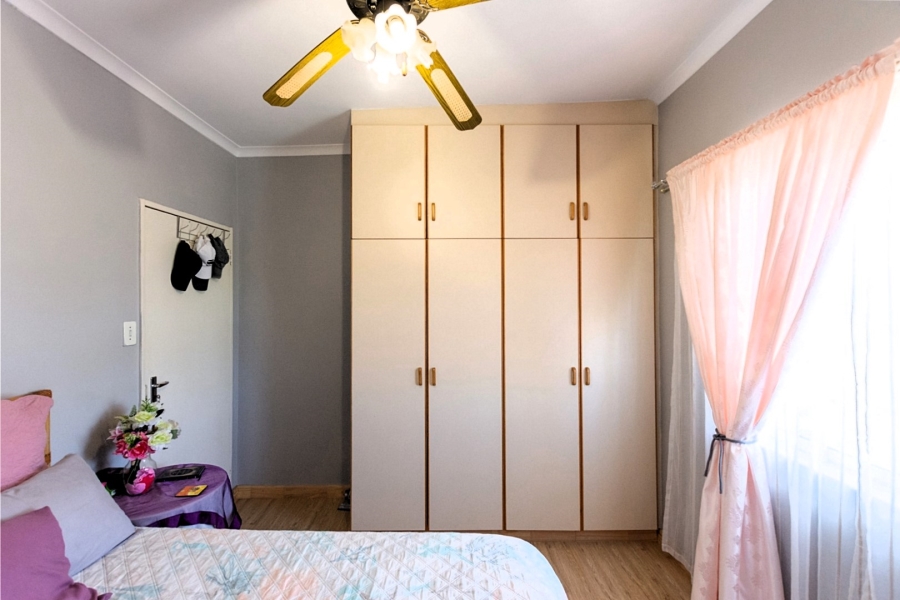 3 Bedroom Property for Sale in Bergzicht Western Cape